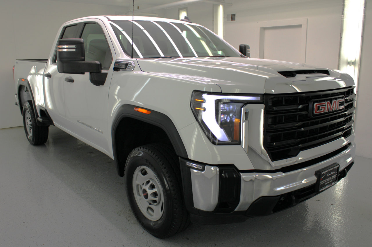 Used 2024 GMC Sierra 2500 Pro w/ Convenience Package image 13