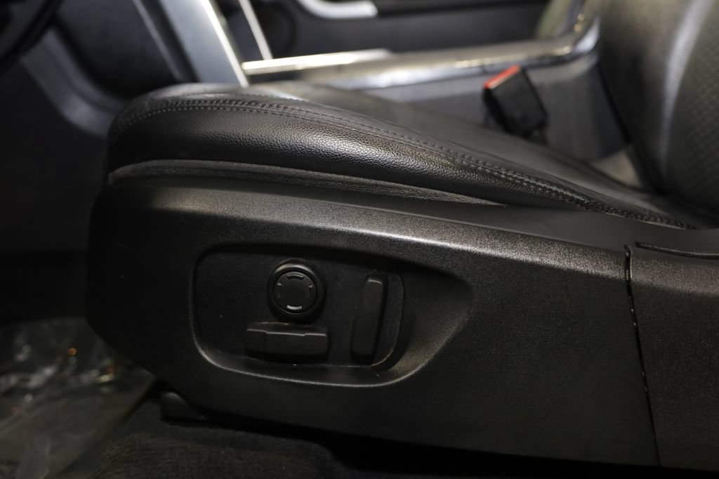 Used 2017 Land Rover Discovery Sport SE AWD/4WD image 13
