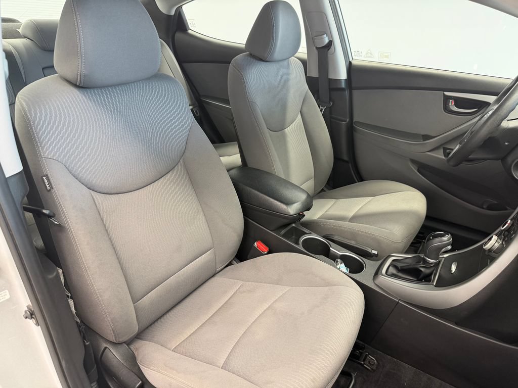 Used 2015 Hyundai Elantra SE w/ Option Group 02 FWD image 17