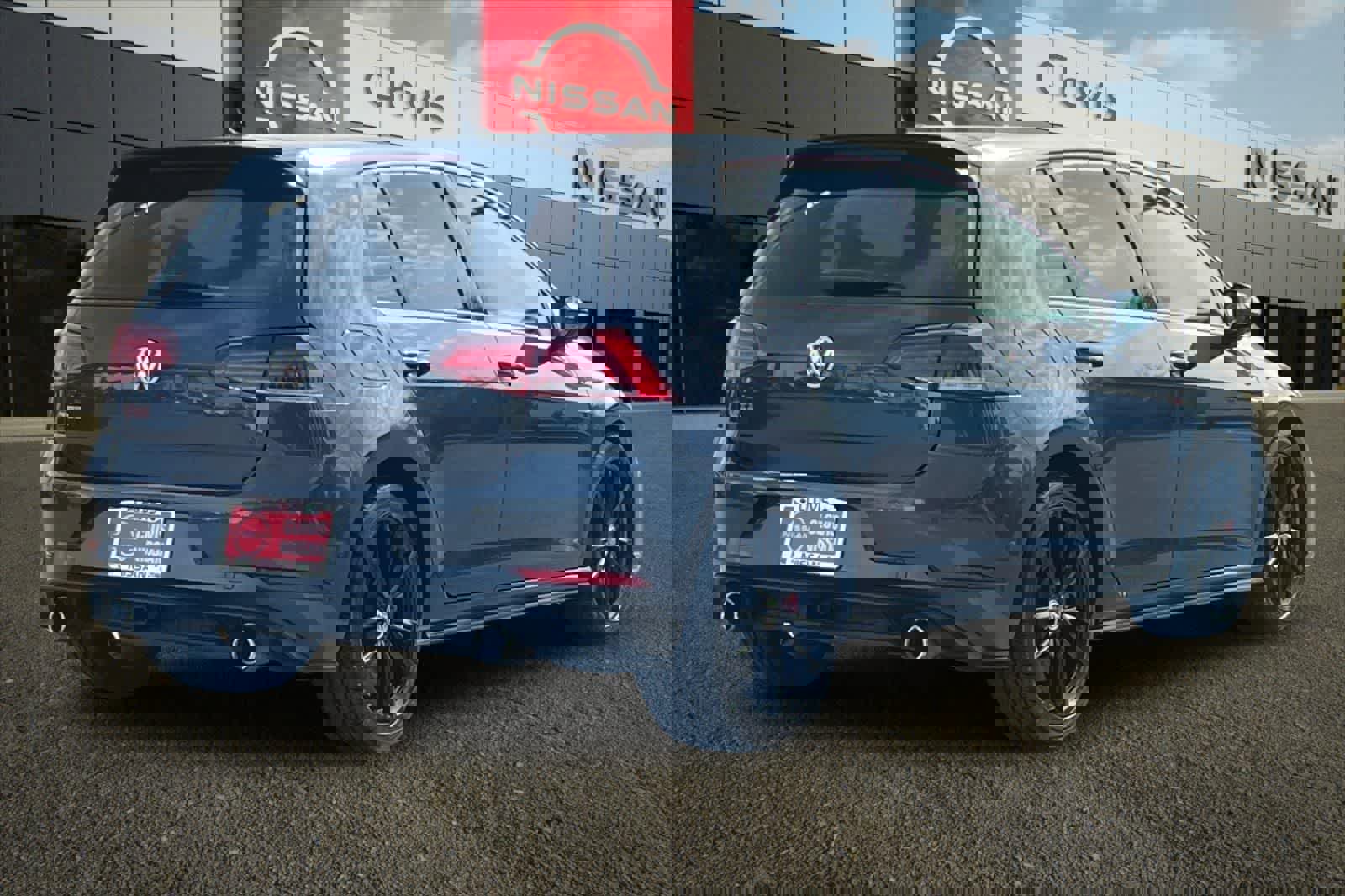 Used 2021 Volkswagen GTI SE image 3