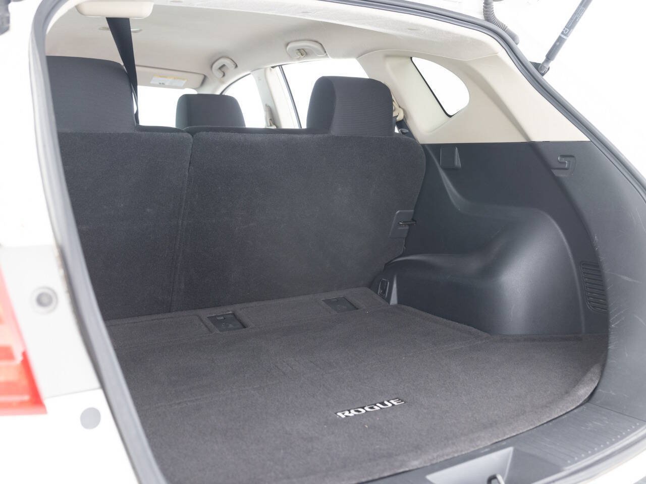 Used 2013 Nissan Rogue S w/ Special Edition Pkg AWD/4WD image 39