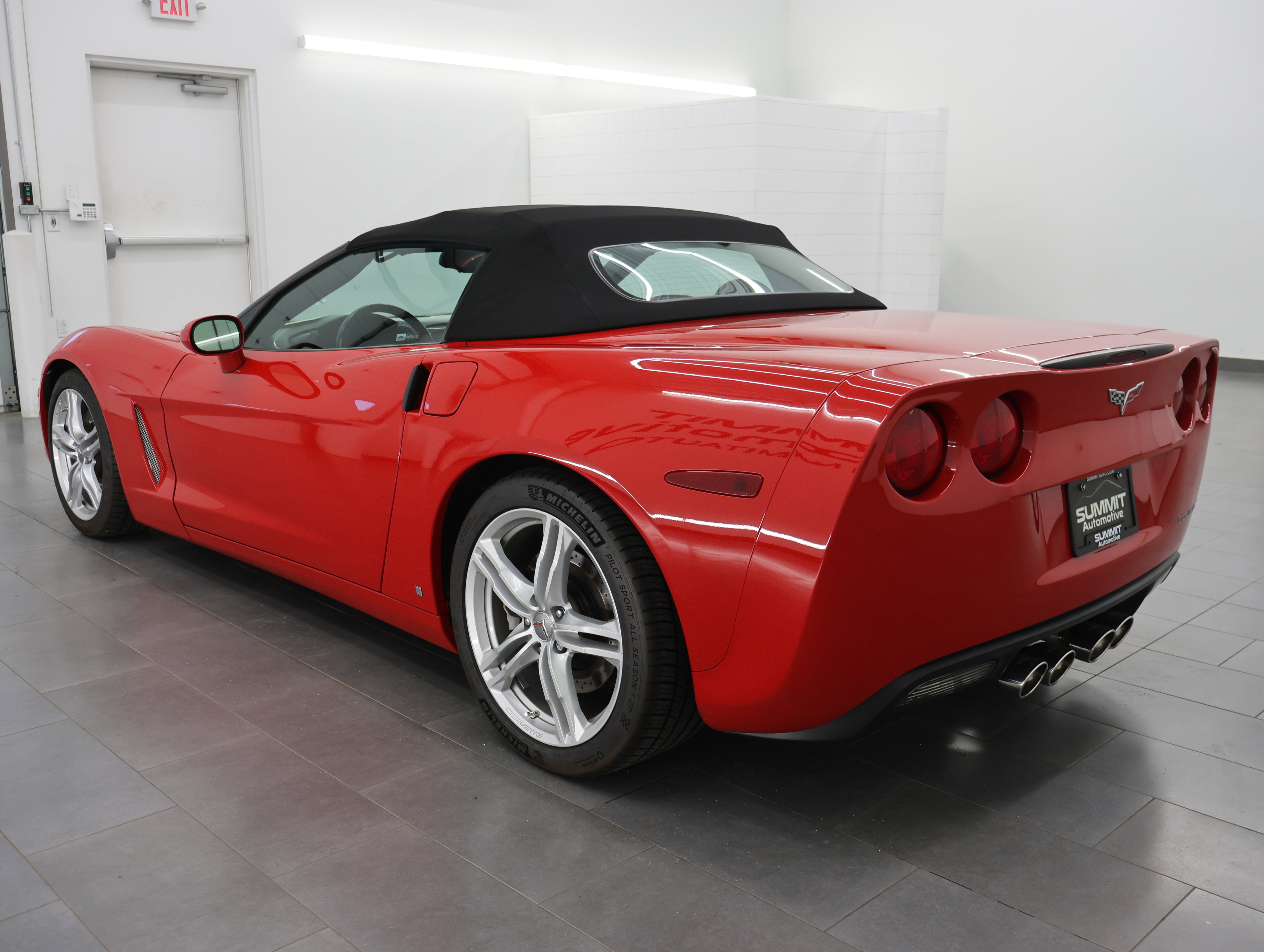Used 2006 Chevrolet Corvette Convertible w/ Preferred Equipment Group RWD image 5