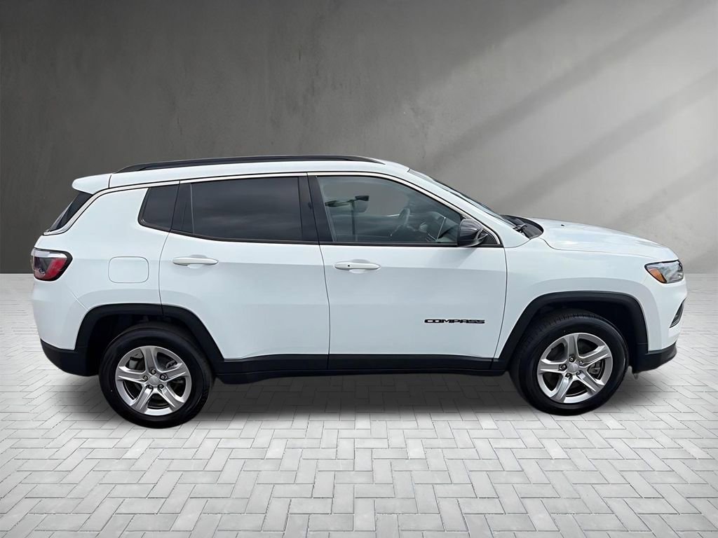 Used 2023 Jeep Compass Latitude w/ Convenience Group image 12