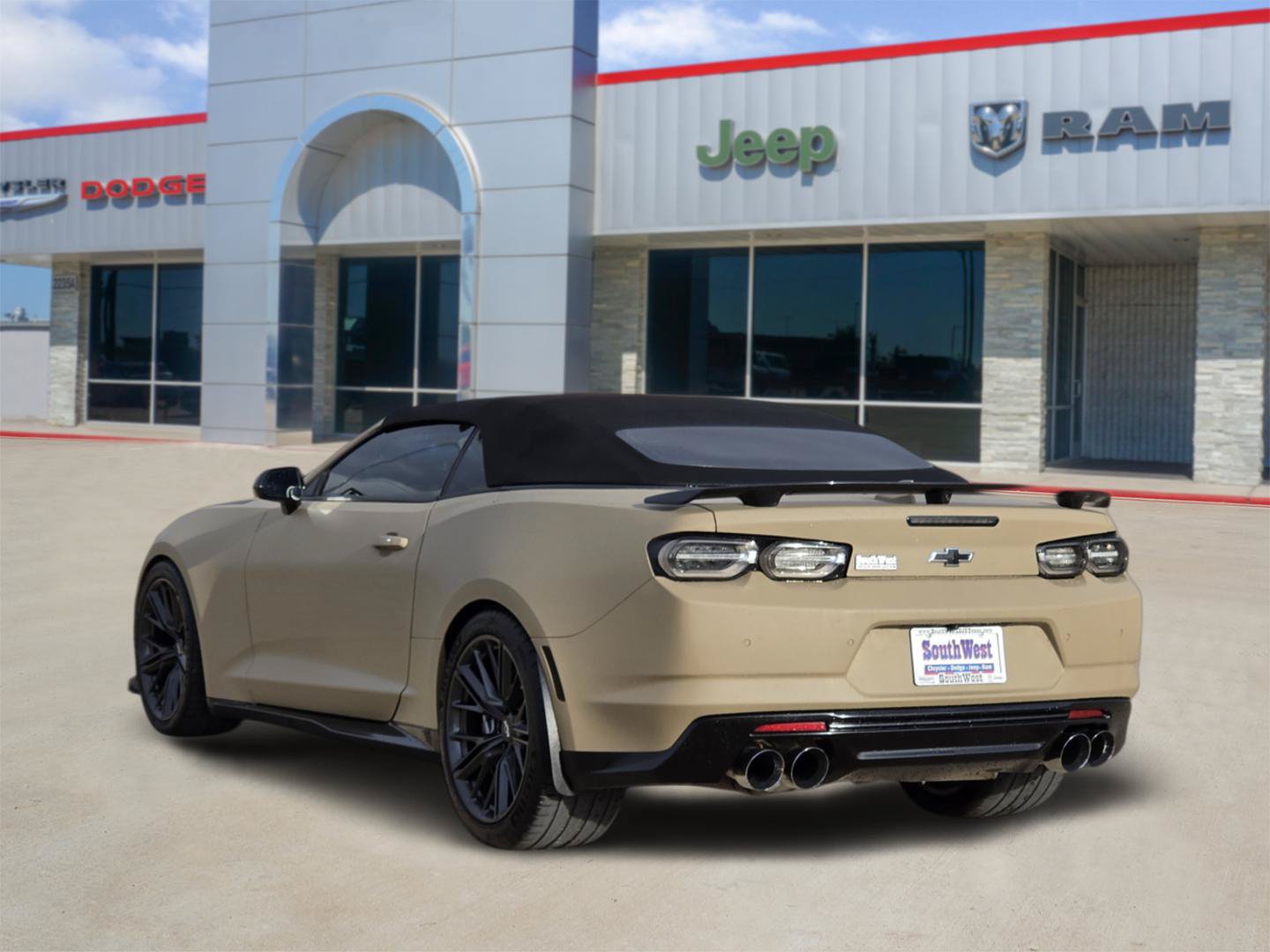 Used 2020 Chevrolet Camaro ZL1 RWD image 4