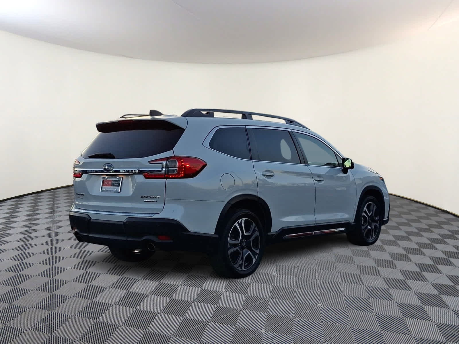 Used 2023 Subaru Ascent Limited w/ Technology Package AWD/4WD image 5