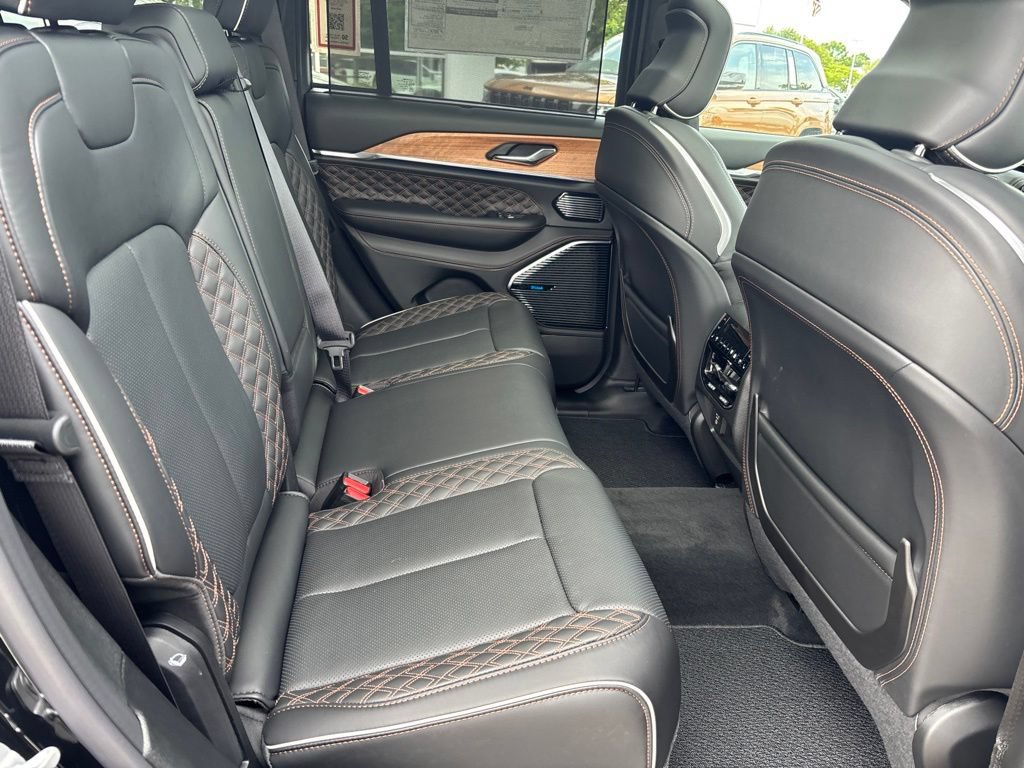 New 2027 Jeep Grand Cherokee Summit AWD/4WD image 22