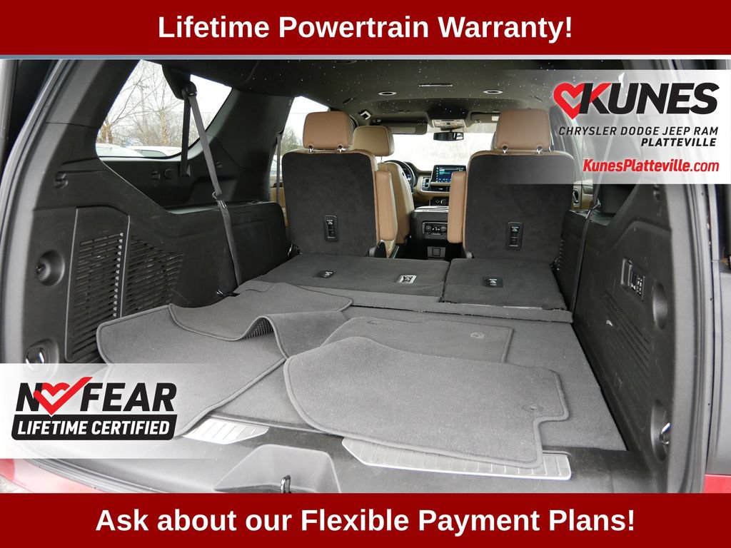 Used 2023 Chevrolet Suburban Premier AWD/4WD image 13