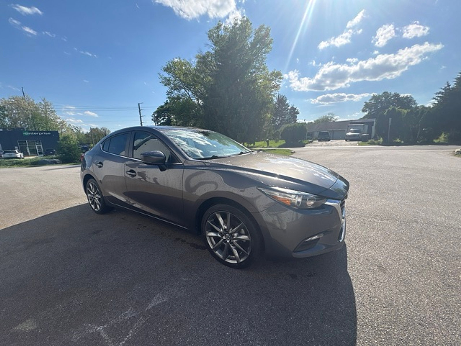 Used 2018 MAZDA MAZDA3 Touring FWD image 9