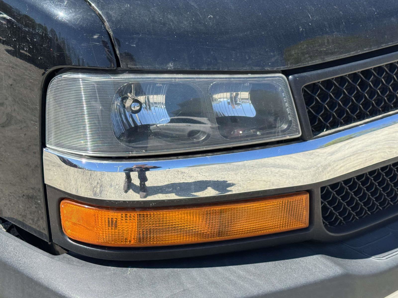 Used 2017 Chevrolet Express 2500 RWD image 7