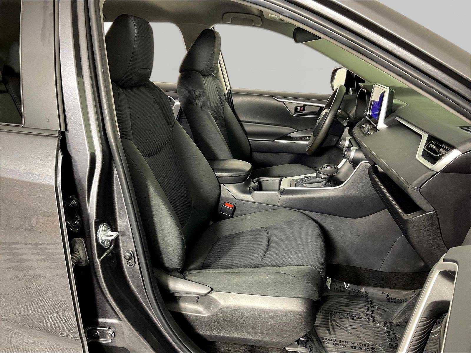 Used 2024 Toyota RAV4 LE AWD/4WD image 28