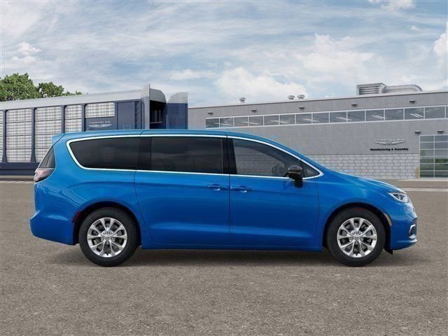 New 2026 Chrysler Pacifica Select image 21