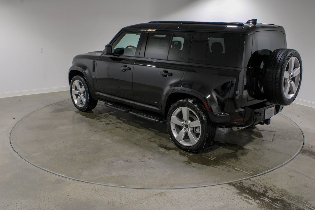 New 2026 Land Rover Defender 110 X-Dynamic SE image 3