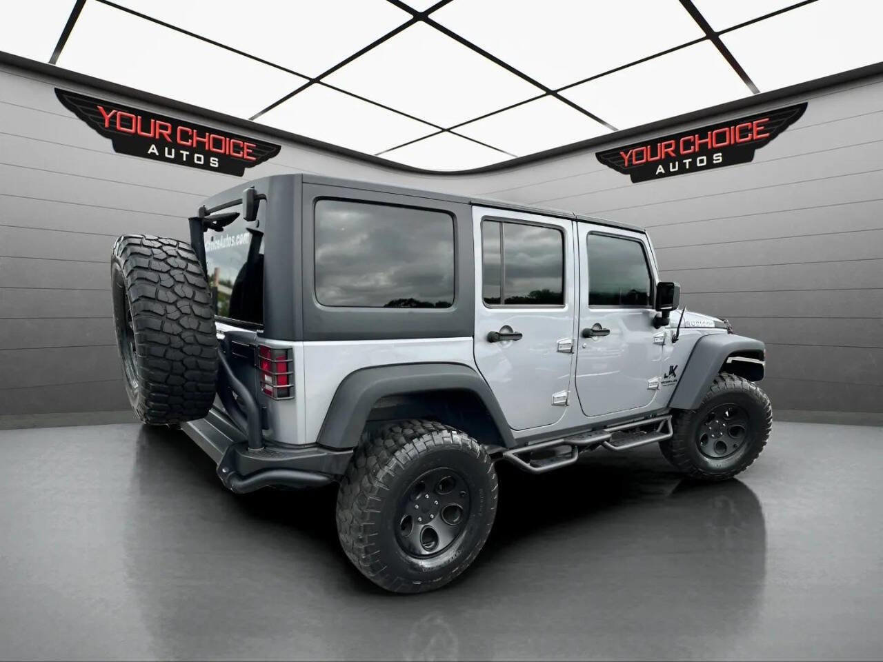 Used 2015 Jeep Wrangler Unlimited Rubicon w/ Dual Top Group AWD/4WD image 6