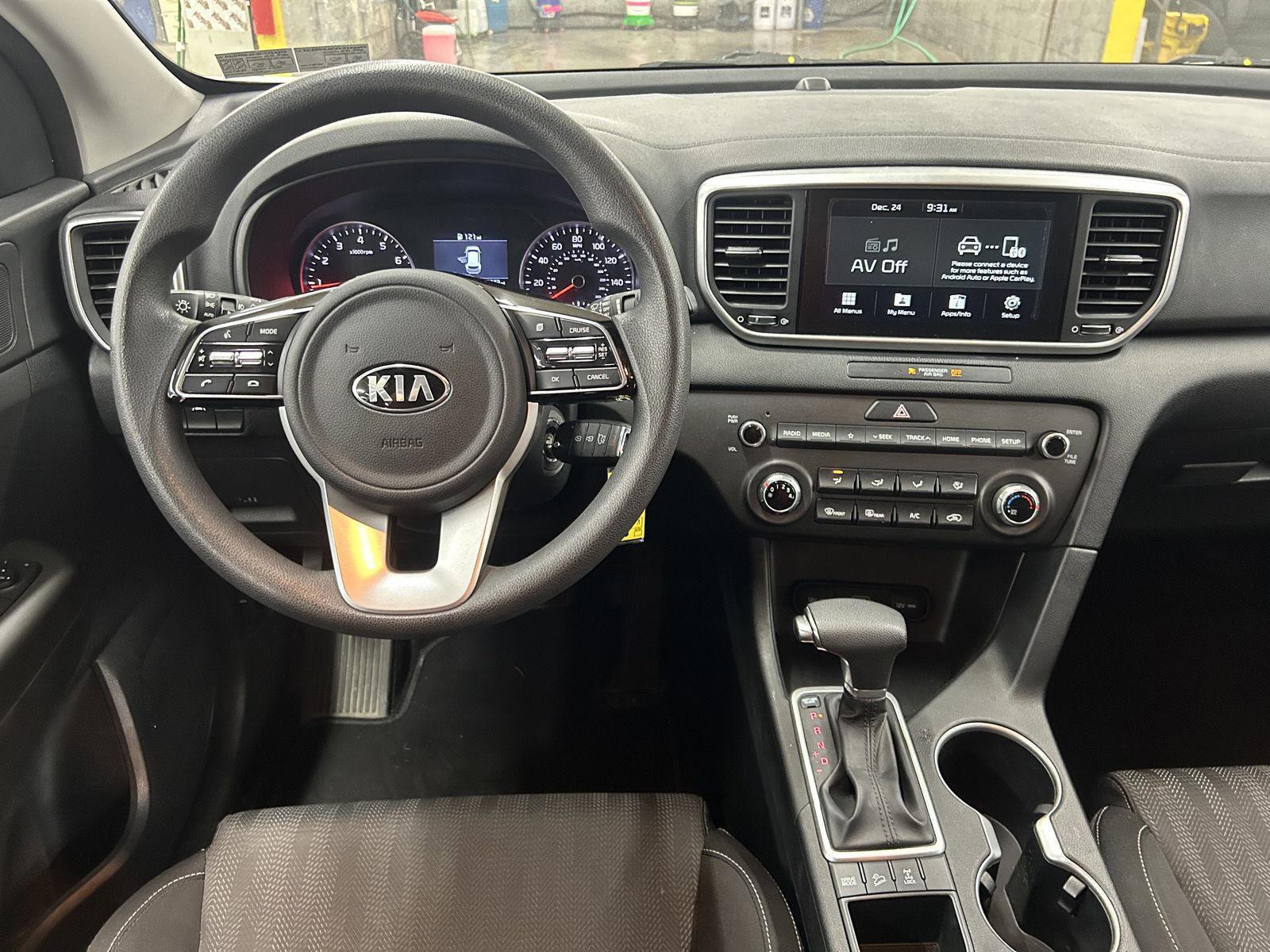Used 2020 Kia Sportage LX image 11