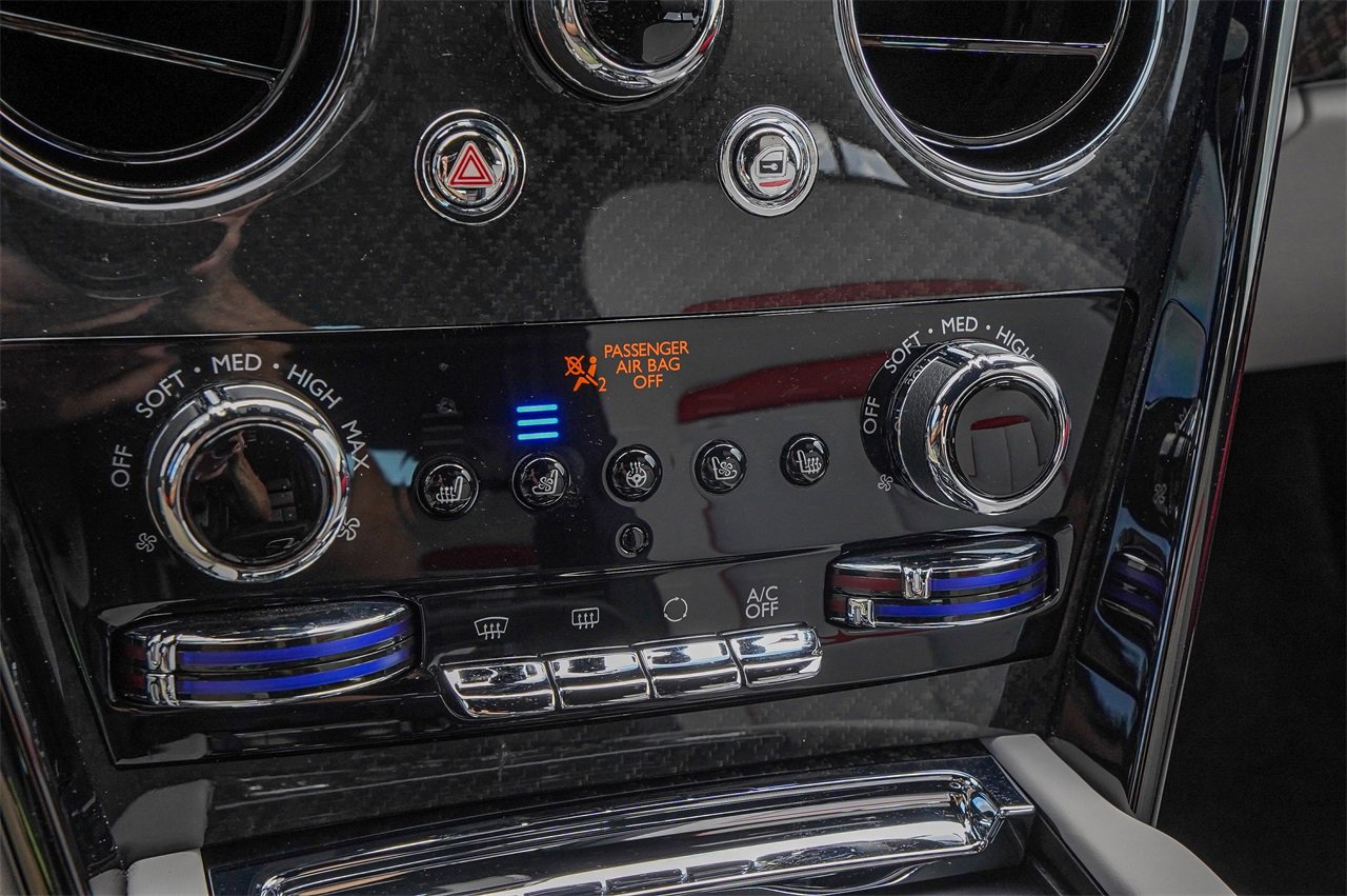 Certified 2024 Rolls-Royce Cullinan Black Badge w/ Dark Exterior Package image 31