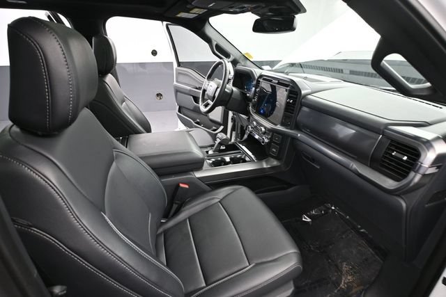 Used 2025 Ford F150 Lariat AWD/4WD image 43