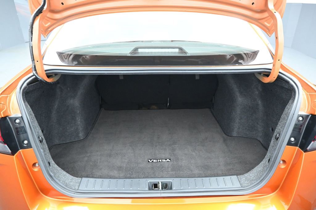 Used 2022 Nissan Versa SR w/ Convenience Package image 27