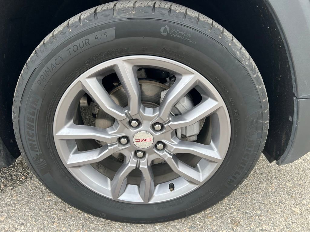 Used 2024 GMC Terrain SLT image 27