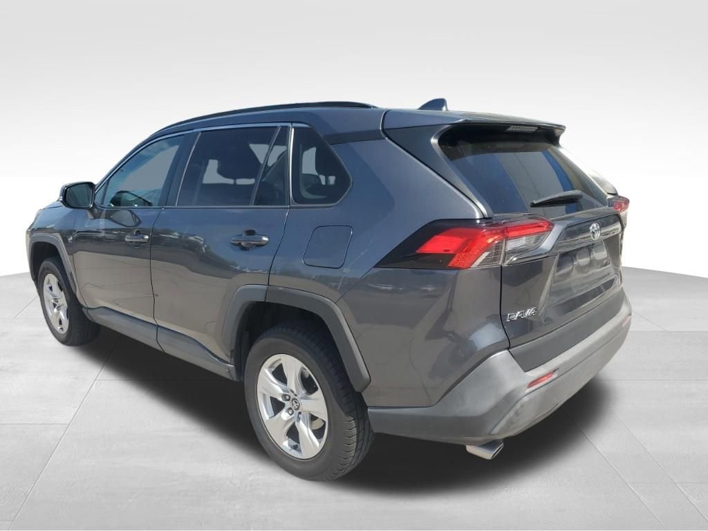 Used 2021 Toyota RAV4 XLE image 3