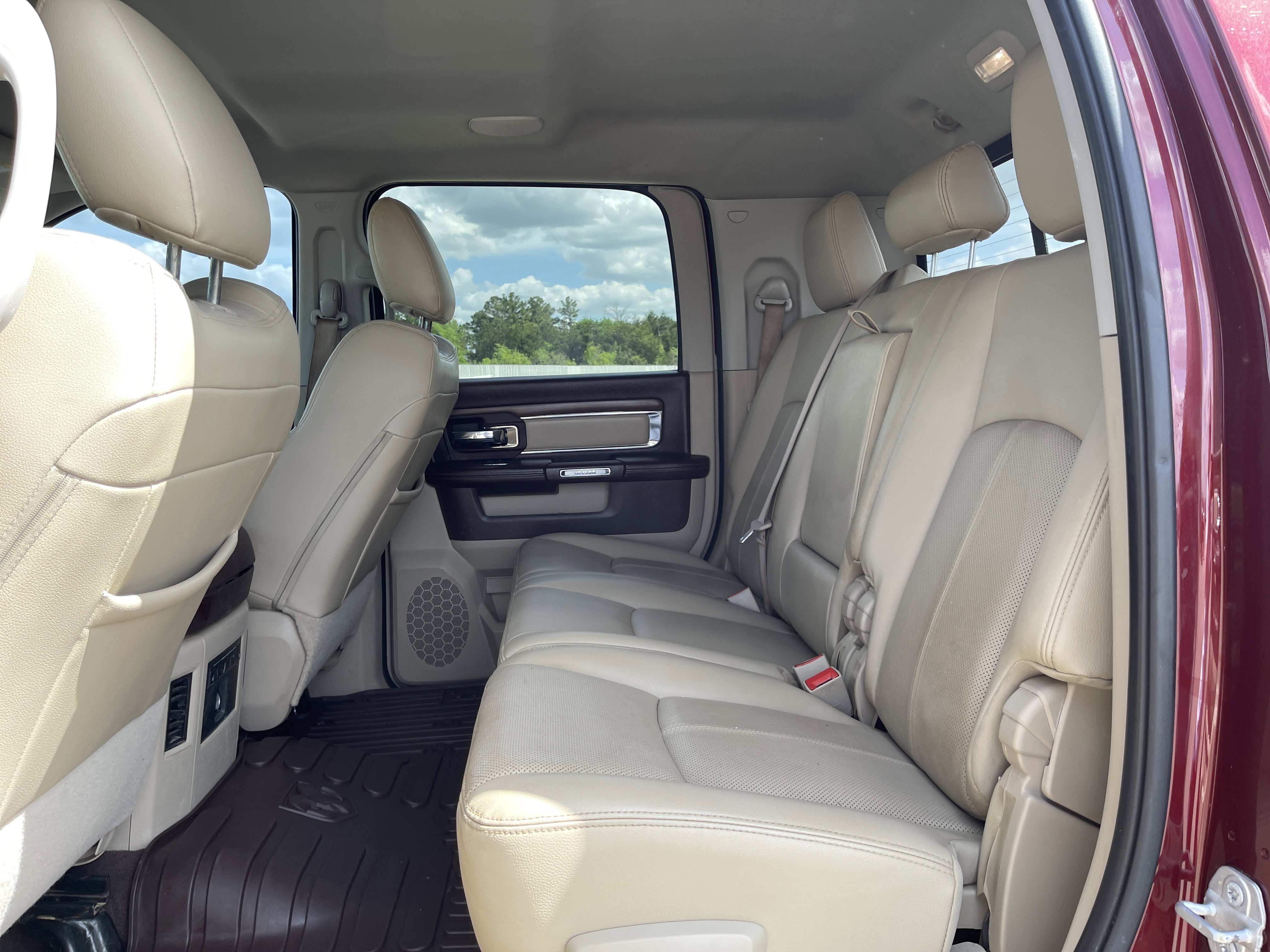 Used 2018 RAM 3500 Laramie image 39