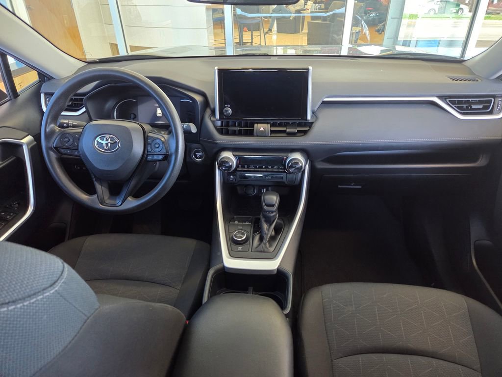 Used 2025 Toyota RAV4 XLE image 29