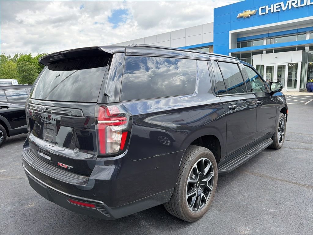 Used 2023 Chevrolet Suburban RST AWD/4WD image 5