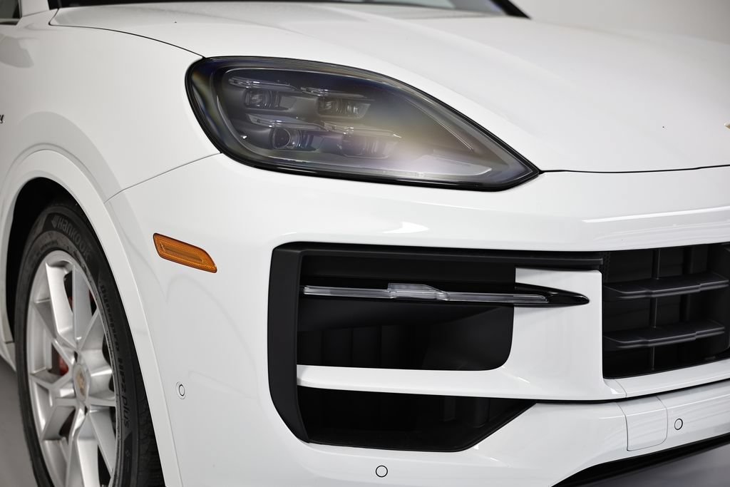 Certified 2025 Porsche Cayenne S AWD/4WD image 17