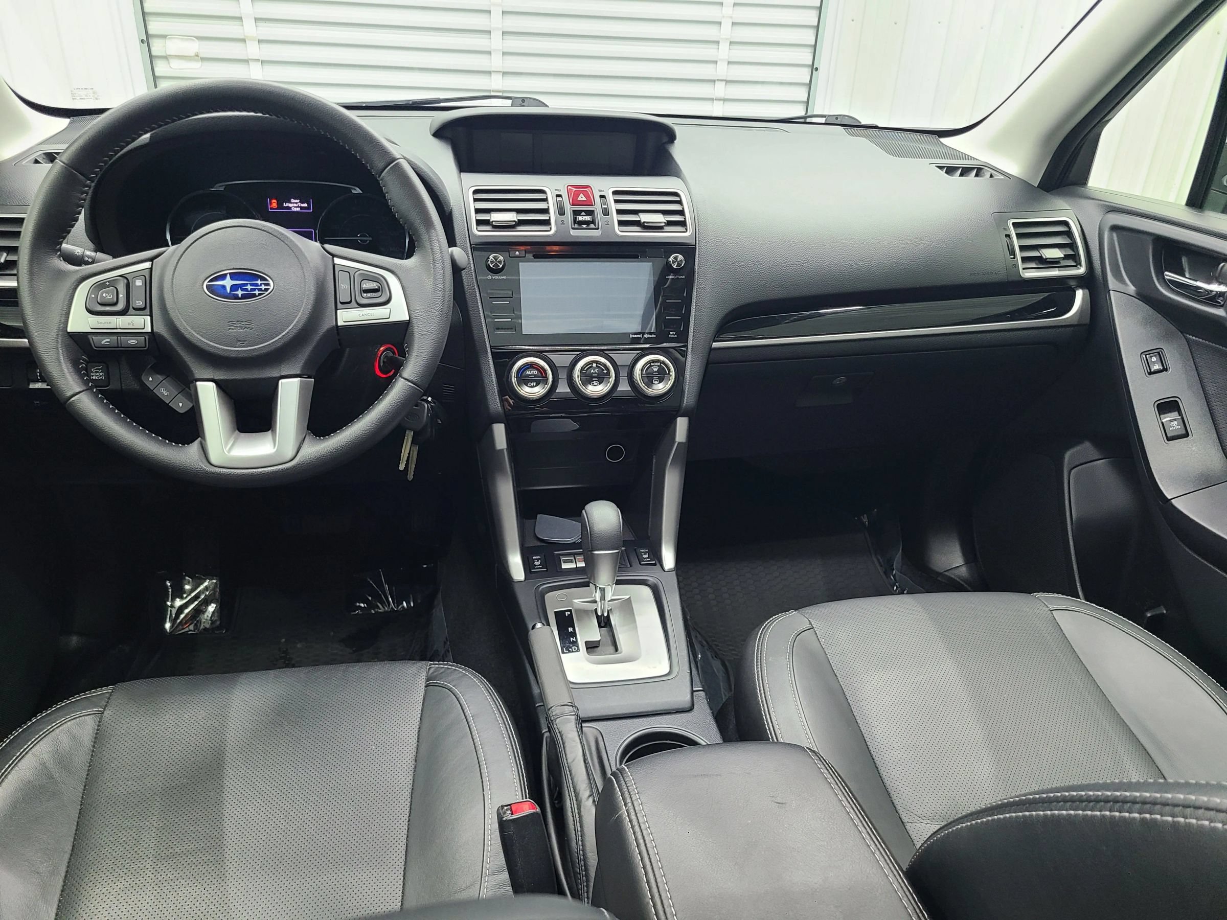 Used 2017 Subaru Forester 2.5i Limited AWD/4WD image 2