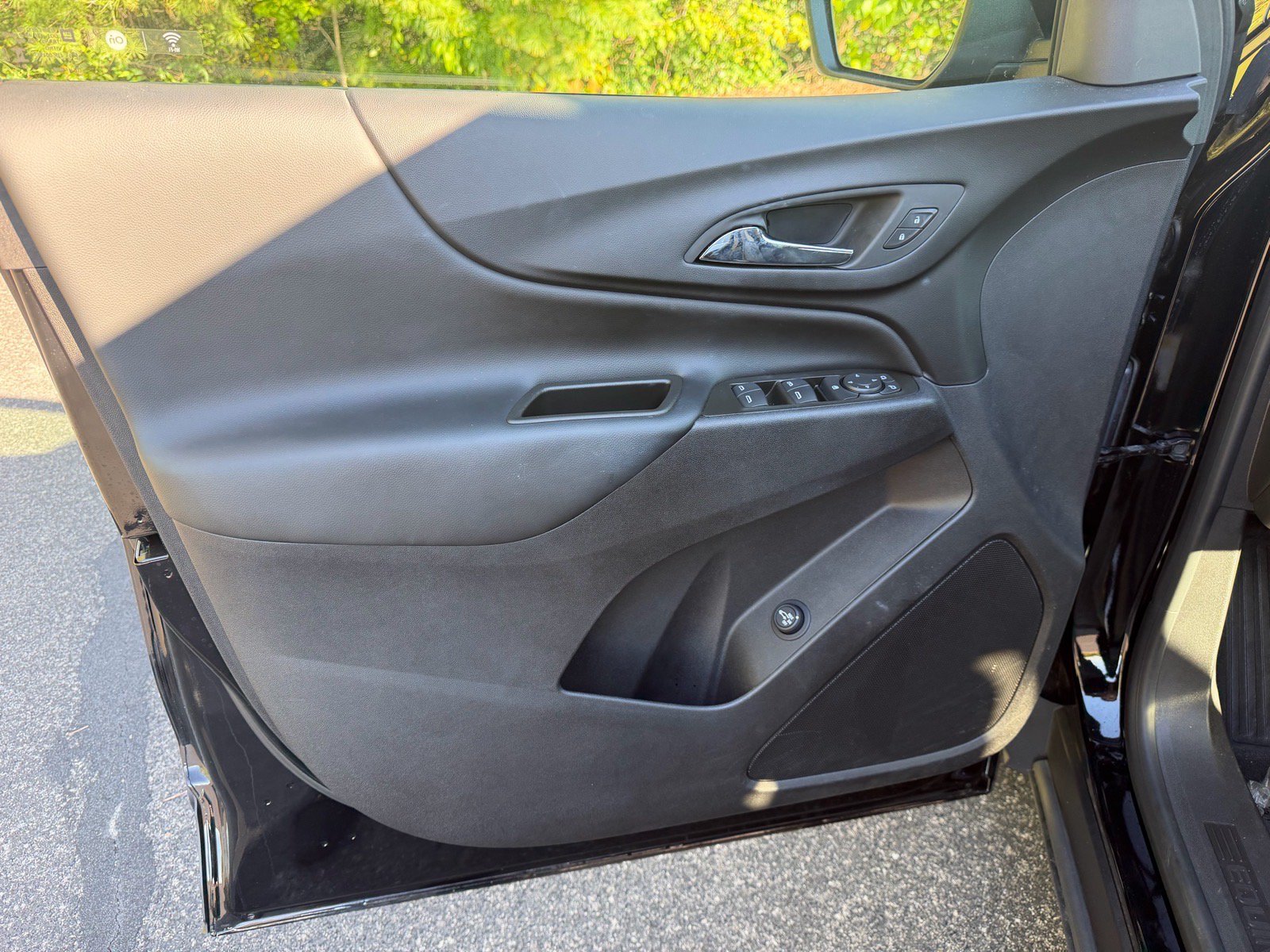 Used 2024 Chevrolet Equinox LT w/ LPO, Floor Liner Package FWD image 19