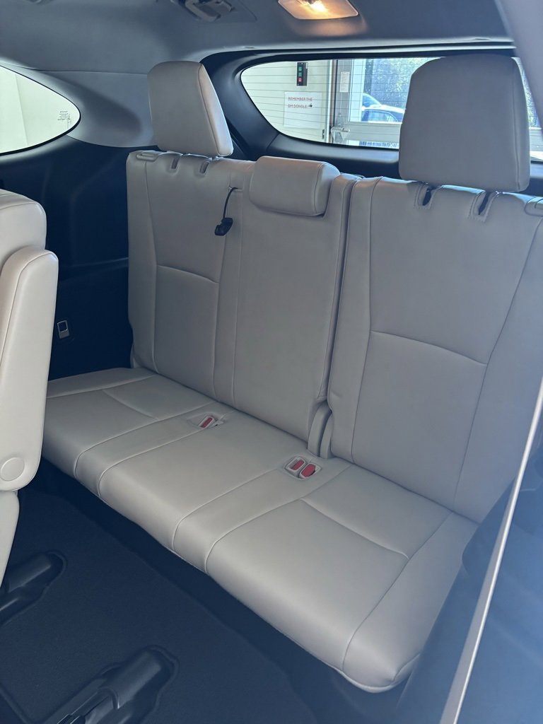 Certified 2021 Toyota Highlander XLE image 26
