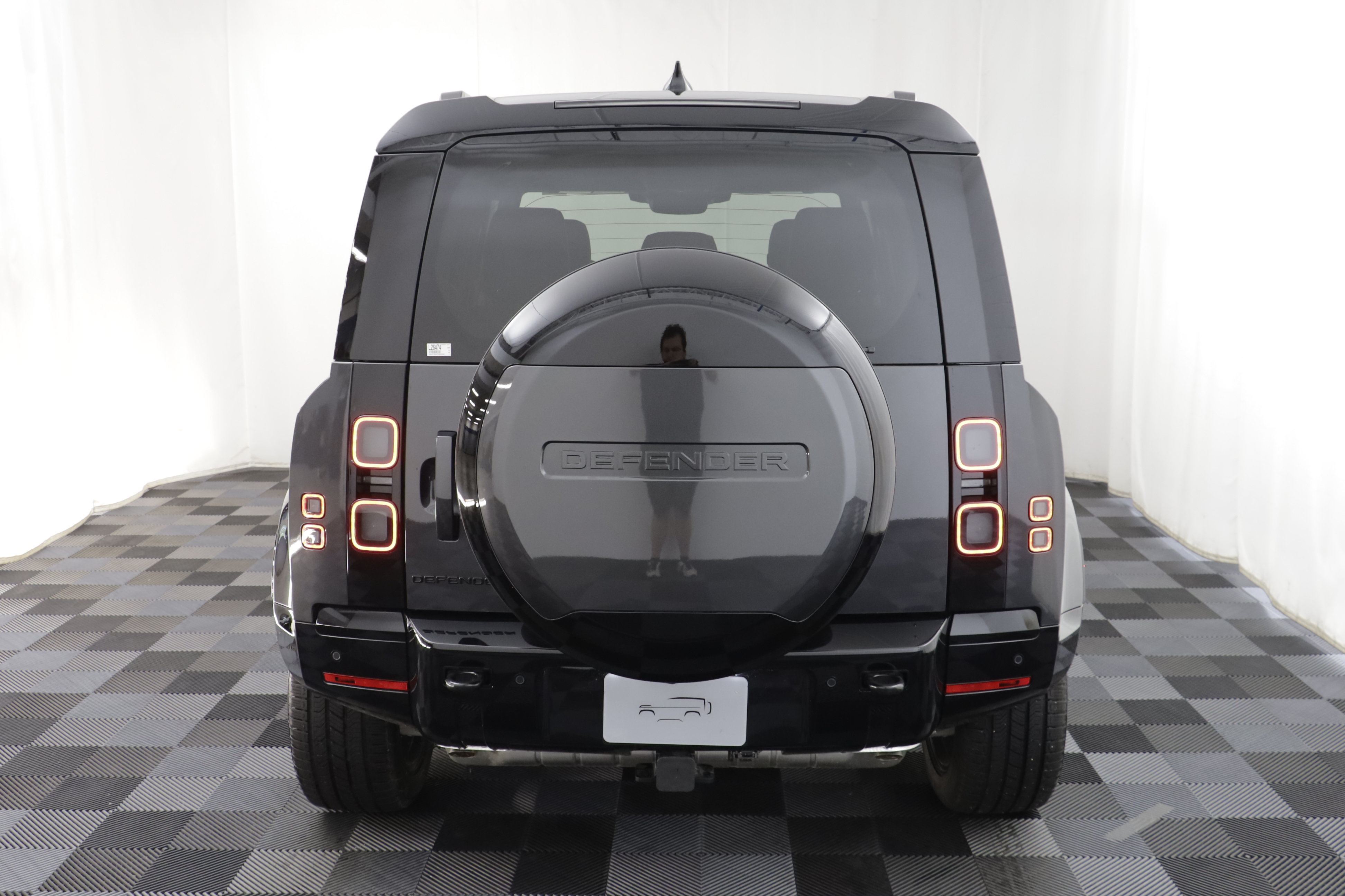New 2026 Land Rover Defender 110 X-Dynamic SE AWD/4WD image 18