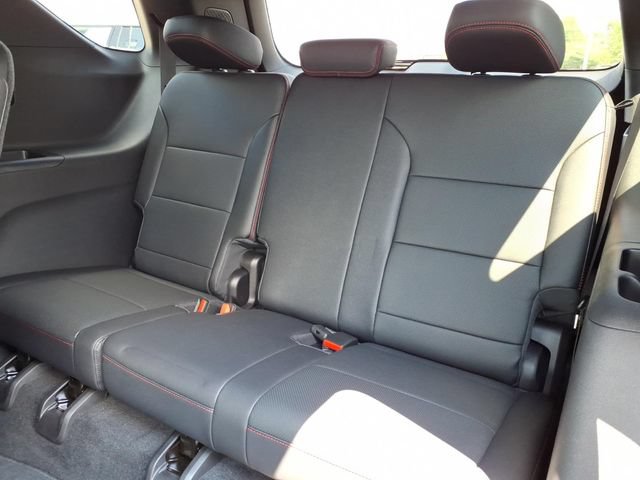 Used 2026 Chevrolet Traverse RS FWD image 13