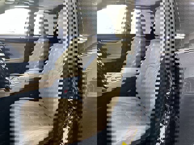 Used 2022 Lexus RX 450hL Luxury w/ Cold Area Package (CK) image 20