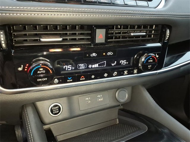 Used 2023 Nissan Rogue SL w/ SL Premium Package image 22