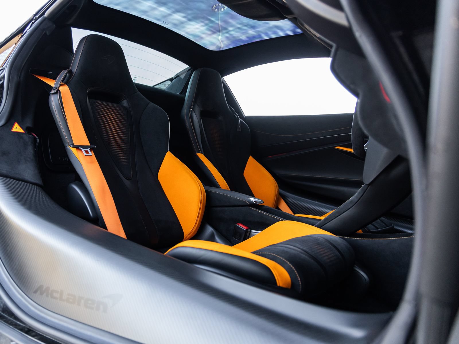 Used 2024 McLaren 750S Spider RWD image 37