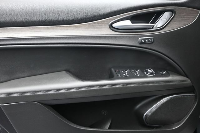 Used 2023 Alfa Romeo Stelvio Ti AWD/4WD image 8