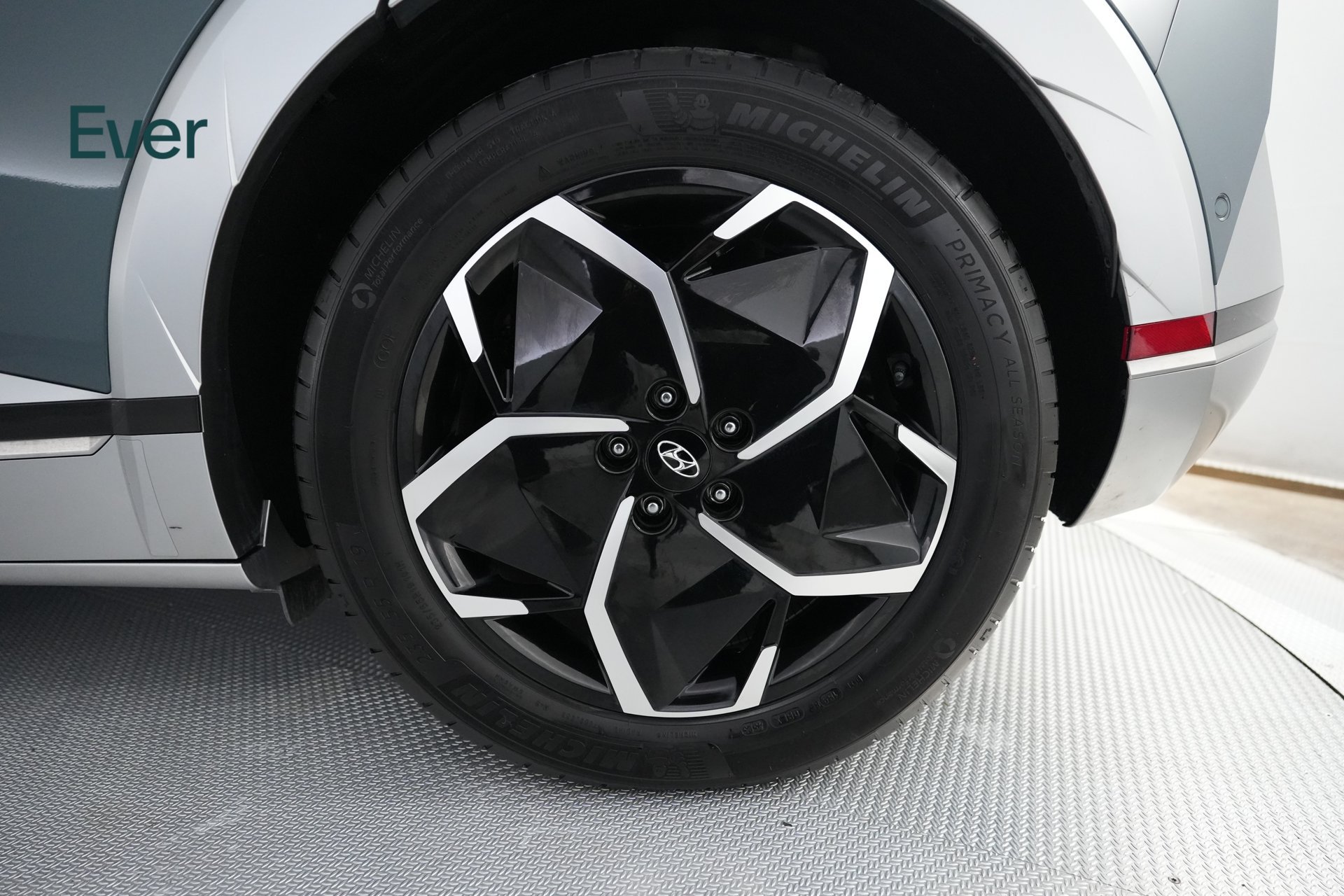 Used 2024 Hyundai Ioniq 5 Limited RWD image 9
