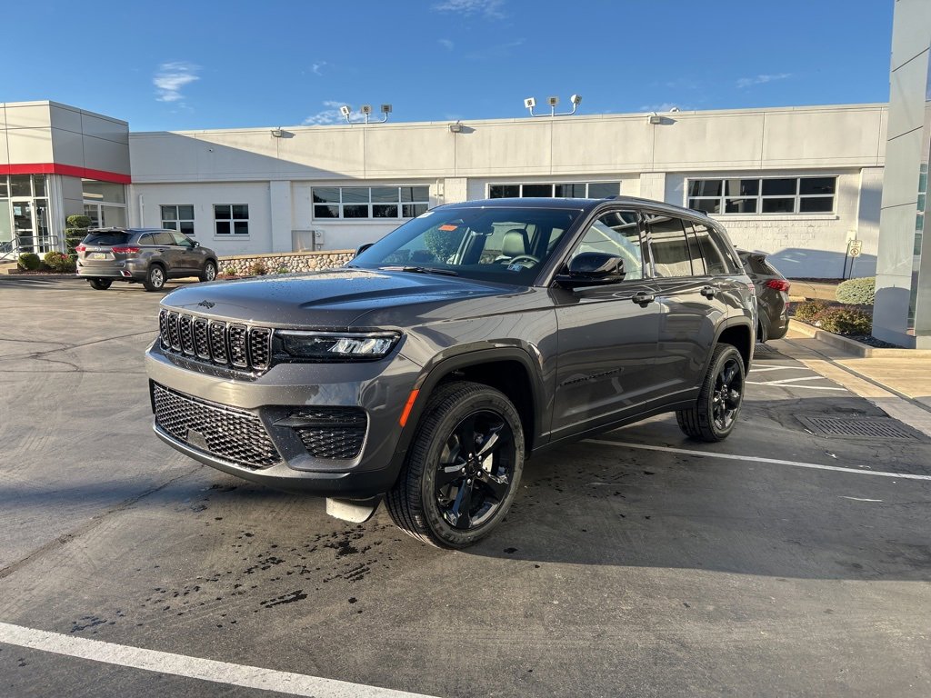 New 2025 Jeep Grand Cherokee image 6