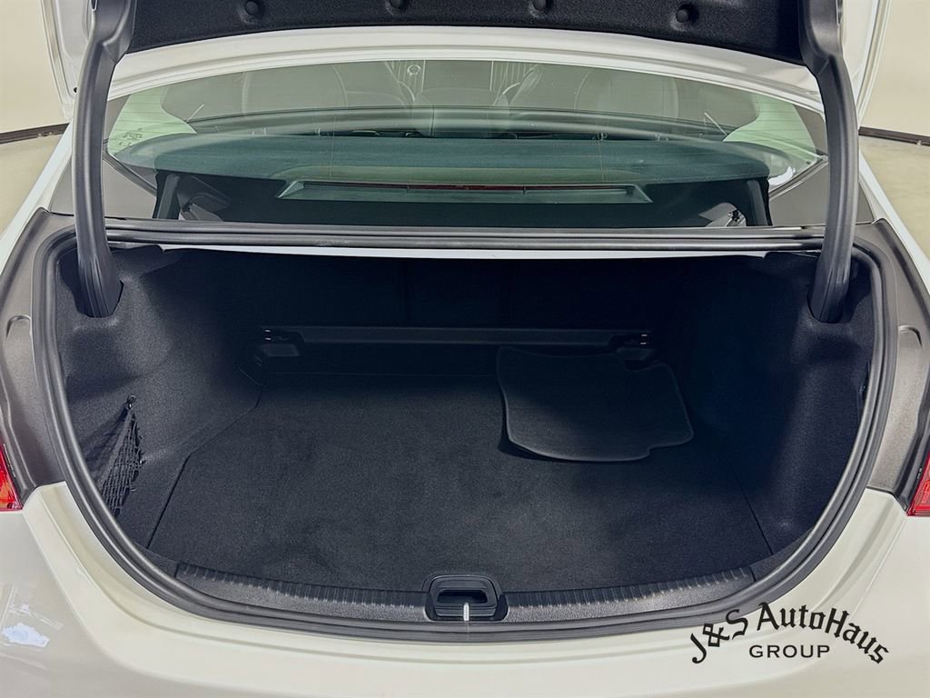 Used 2023 Mercedes-Benz C 300 Sedan image 32