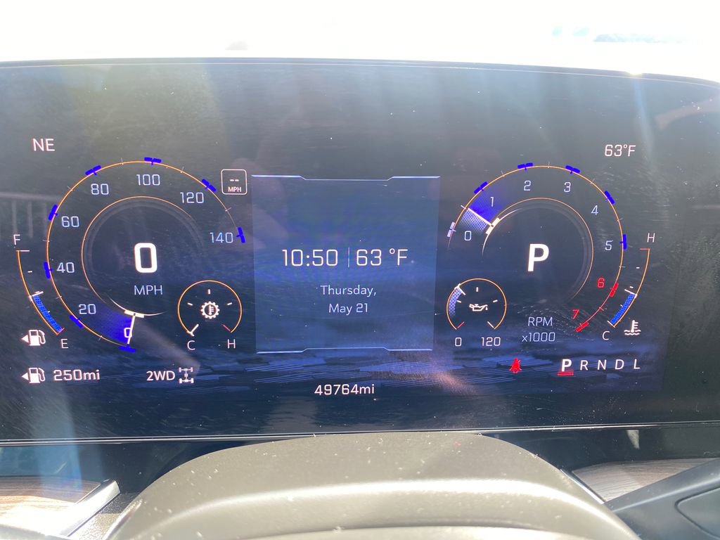 Used 2025 Chevrolet Suburban LT w/ Comfort Package AWD/4WD image 15