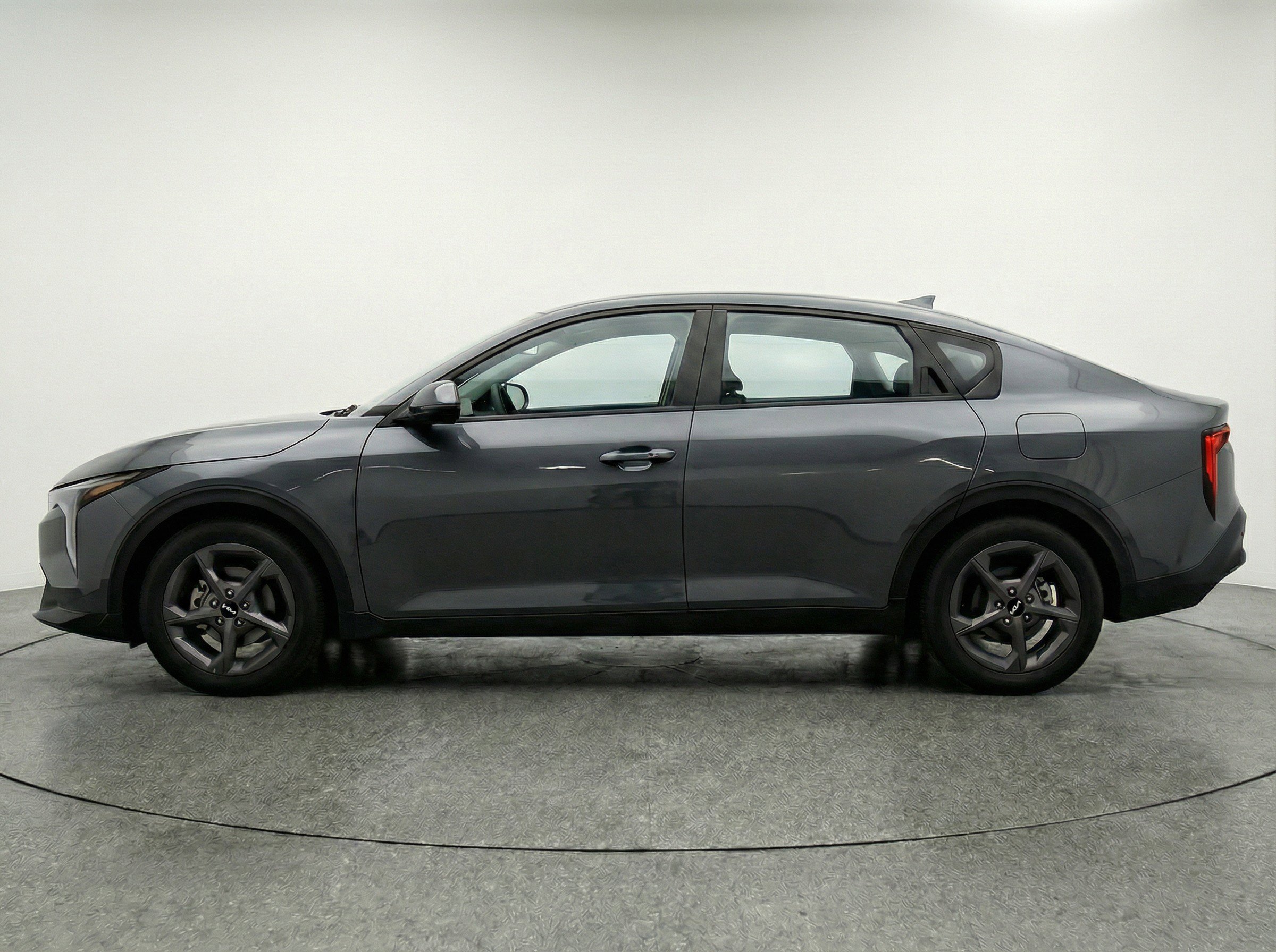 Used 2025 Kia K4 LXS image 5