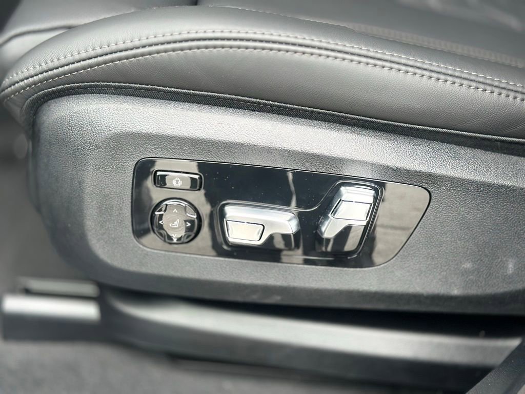 New 2026 BMW X7 M60i image 16