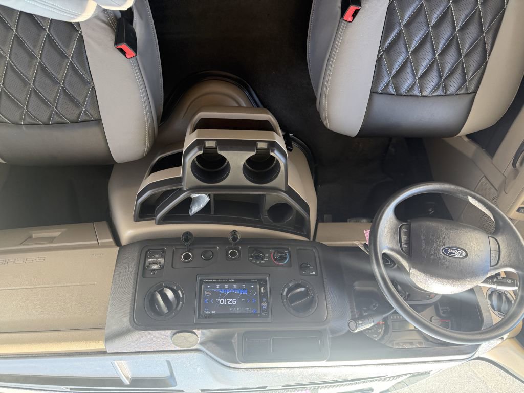 Used 2017 Ford E-450 and Econoline 450 Super Duty w/ Motorhome Prep Package RWD image 33