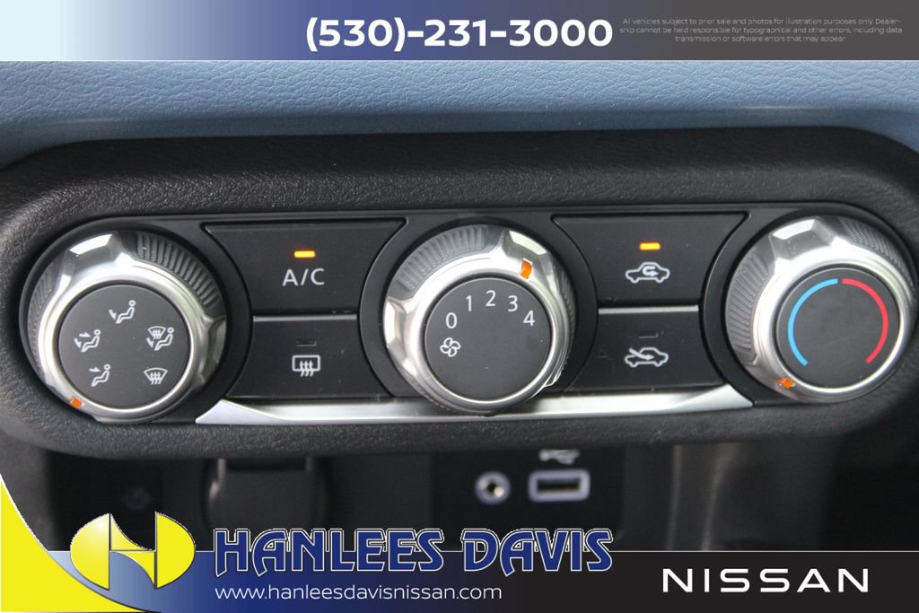 Used 2025 Nissan Versa SV w/ Trunk Package FWD image 21