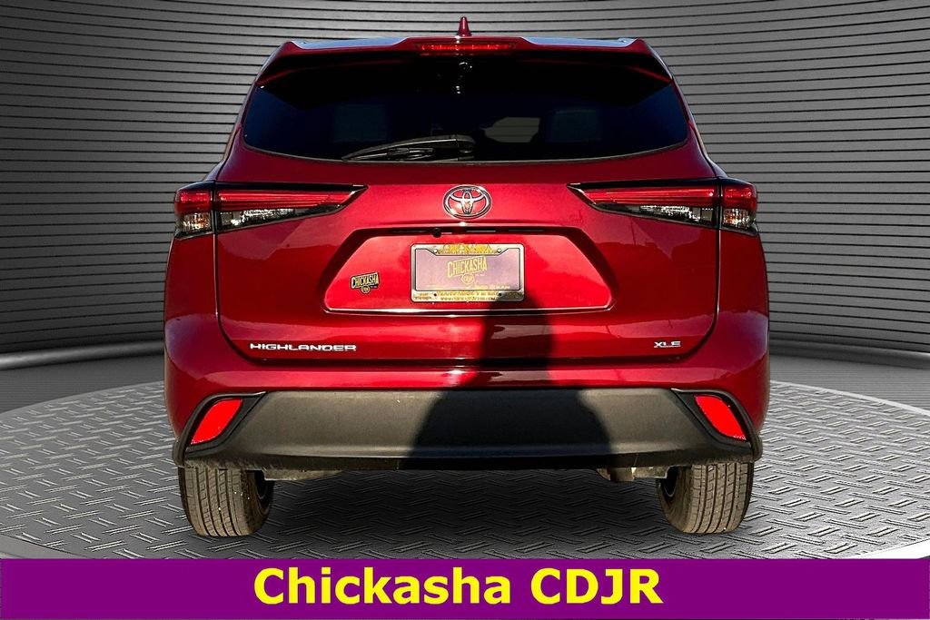 Used 2022 Toyota Highlander XLE image 5