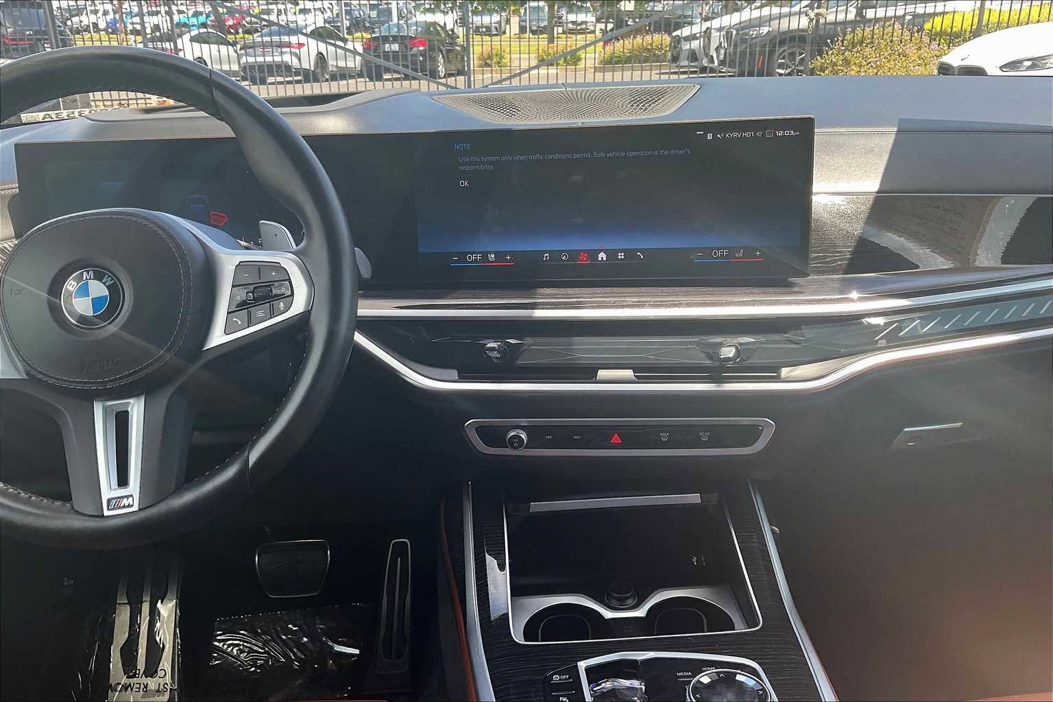 Used 2025 BMW X7 M60i image 9