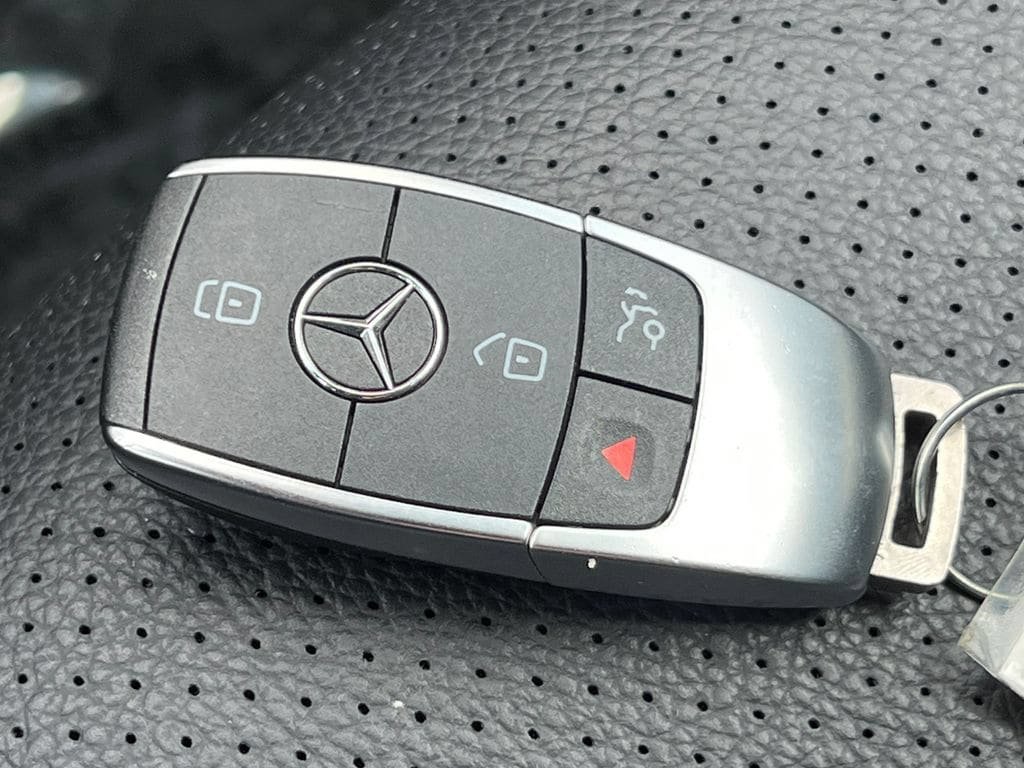 Used 2022 Mercedes-Benz GLC 300 4MATIC w/ Premium Package Lite image 32