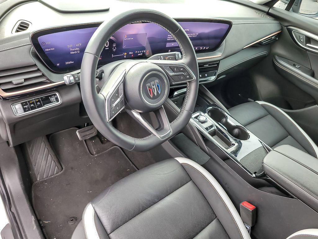 Certified 2025 Buick Envision Sport Touring image 8