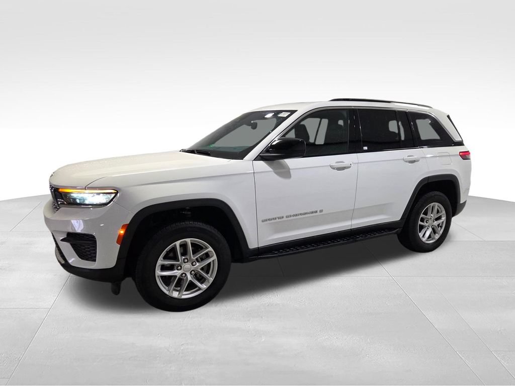 Certified 2024 Jeep Grand Cherokee Laredo X AWD/4WD image 21
