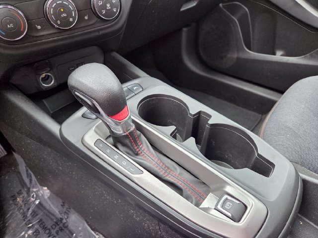 Used 2024 Chevrolet Trax RS FWD image 17